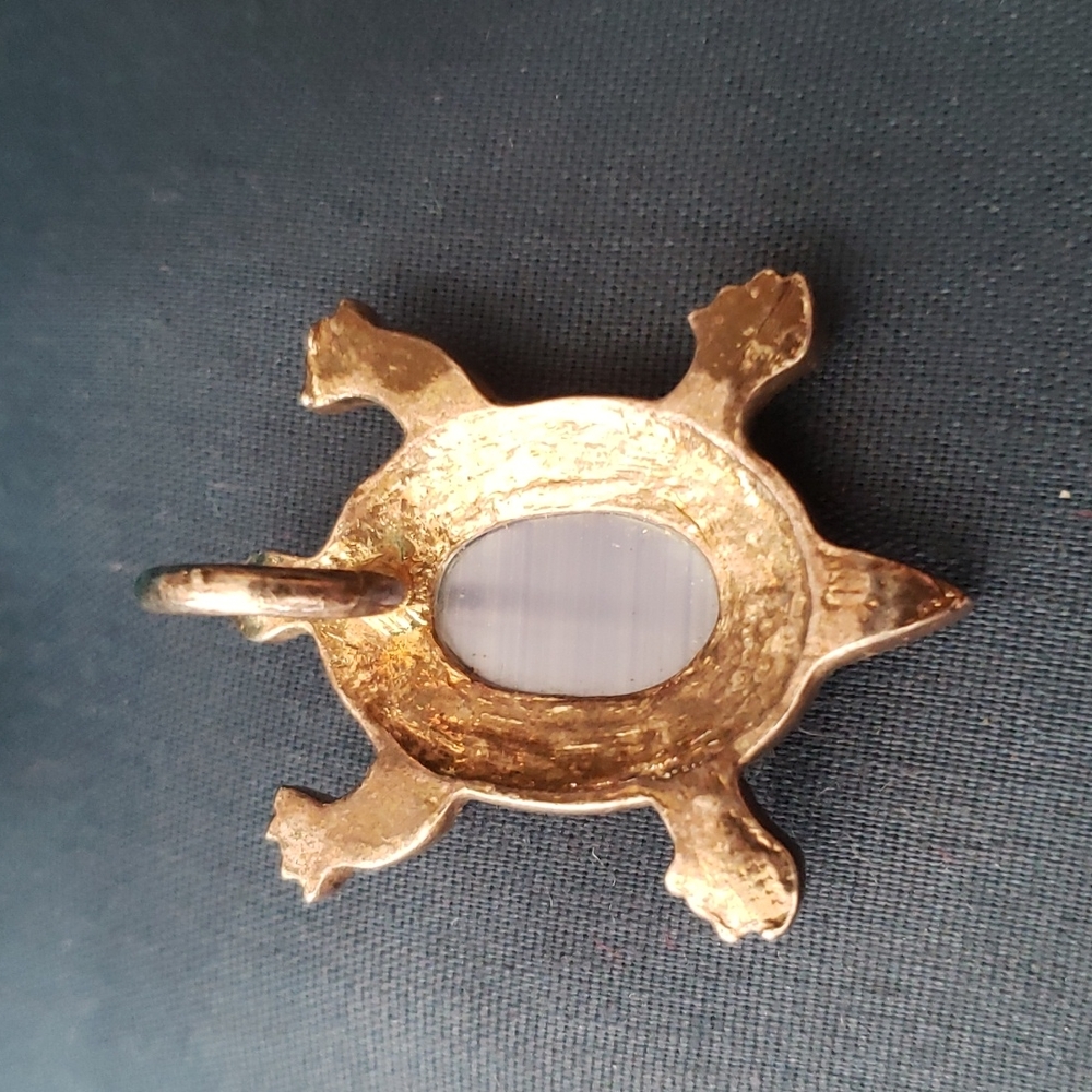 Vintage turtle charm - Picture 5 of 8